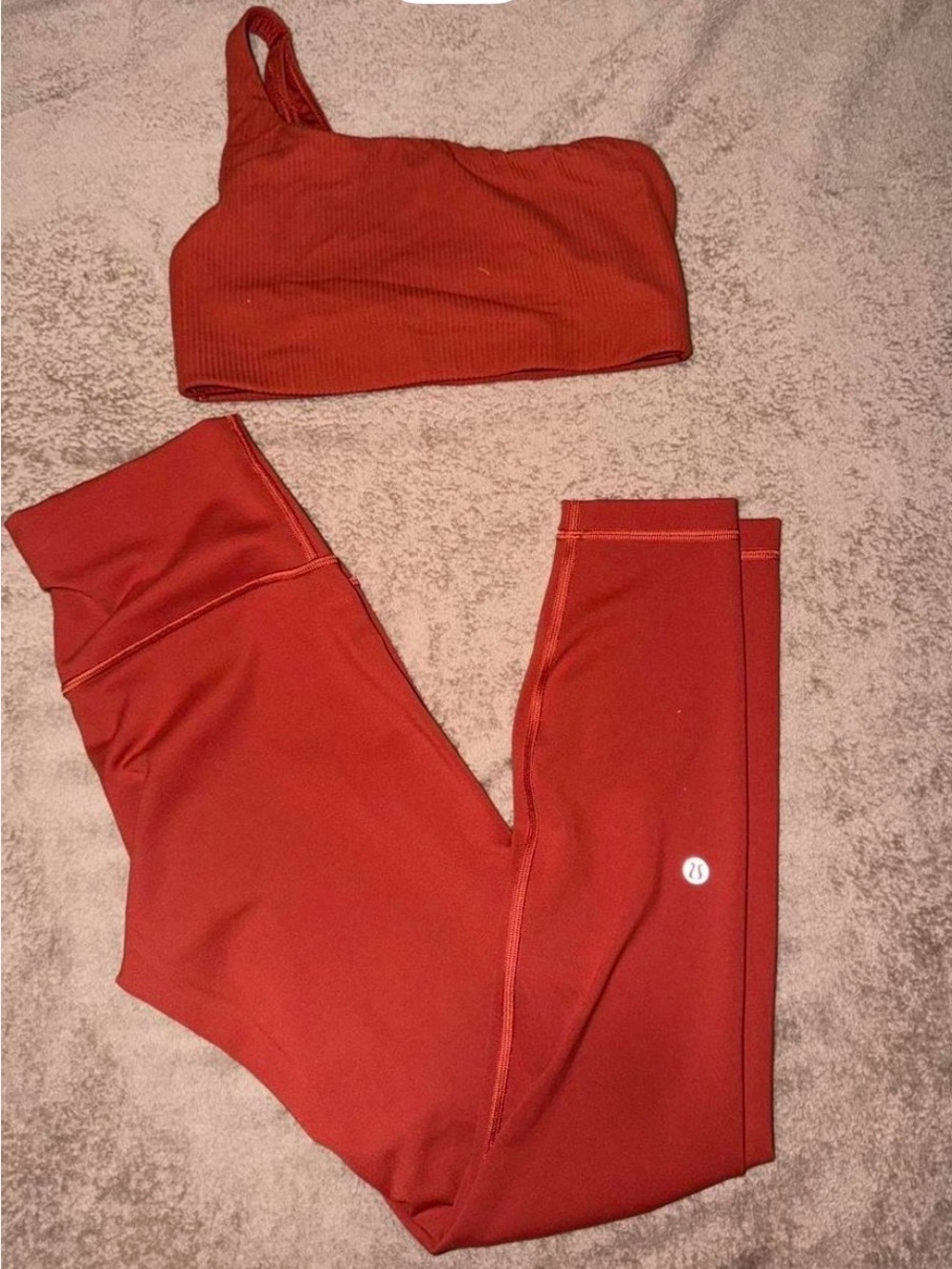 lululemon athletica workout set (leggings and bra) in cayenne, size 6